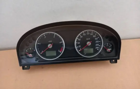 Ford Mondeo Mk III Speedometer (instrument cluster) 1S7F10849JE