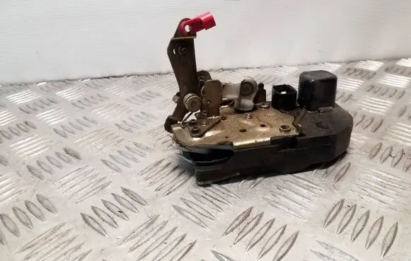 Jeep Cherokee III KJ Front door lock