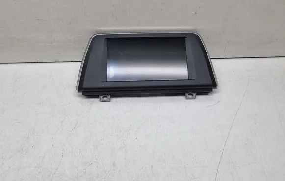BMW 2 F46 Screen/display/small screen 9317941