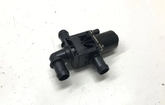 Jaguar I-Pace Coolant heater control valve J9D318495AA