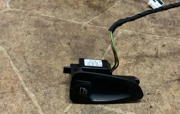 Mercedes-Benz SL R230 Electric window control switch A2308203010