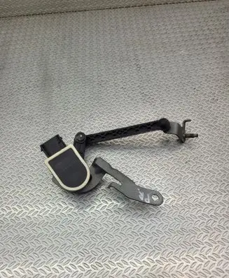 Headlight/headlamp level sensor