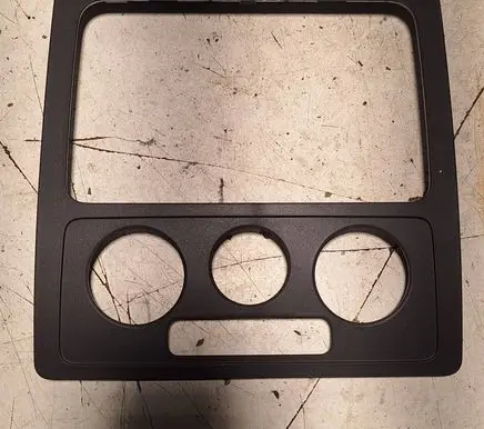 Volkswagen Caddy Radio/GPS head unit trim 2K0858061A 0004769202