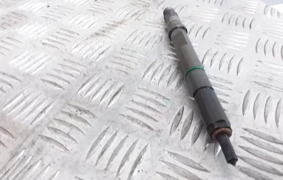 Audi A6 S6 C5 4B Fuel injector 059130201E 0432133836