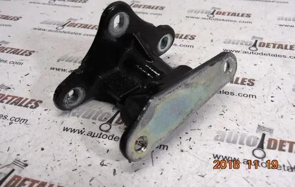 Mercedes-Benz GL X164 Front door upper hinge