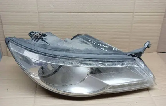 Volkswagen Tiguan Headlight/headlamp 5N2941032H 1ED24703804 24703804000076