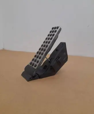 Mercedes-Benz C W205 Accelerator throttle pedal A2053000104 170315 ZGS00404