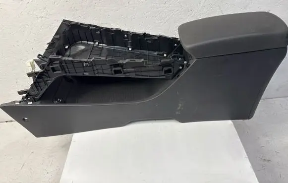 Hyundai Kona I Center console 84611K4000