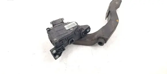 Volkswagen PASSAT B5 Accelerator throttle pedal 8D1721523F