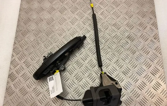 Land Rover Discovery 5 Rear door lock HY3224995CB