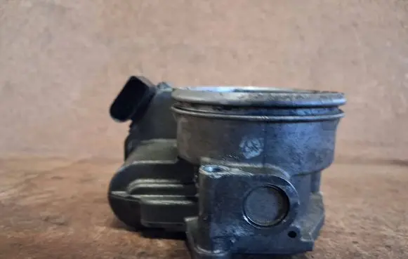 Volkswagen Golf V Throttle valve 03G128063J A2C53099815 2802080554