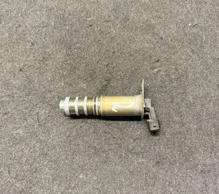 BMW 4 F32 F33 Camshaft vanos timing valve 8605123 13151880
