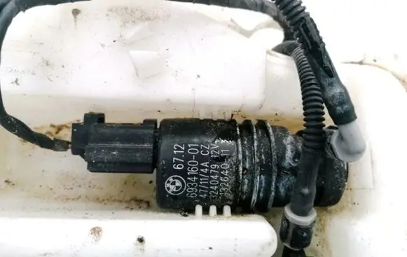 BMW 5 GT F07 Windscreen/windshield washer pump 693416001 6712693416001