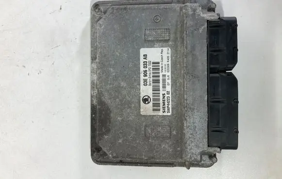 Skoda Fabia Mk1 (6Y) Engine control unit/module 03E906033AB 5WP4422302