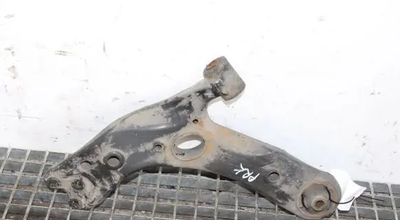 Toyota Prius (XW30) Front lower control arm/wishbone