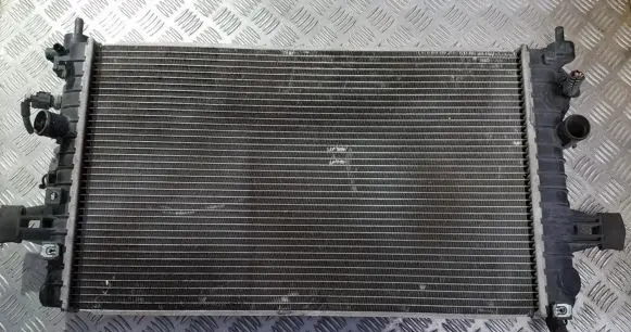 Opel Astra H Coolant radiator 13170110 2997c8135