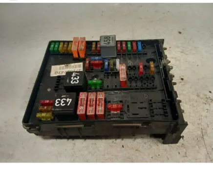 Volkswagen Golf V Fuse module 1K0937124K