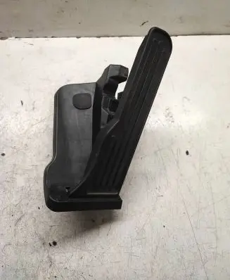 Chevrolet Camaro Accelerator throttle pedal 23390863 16G050216 13626232