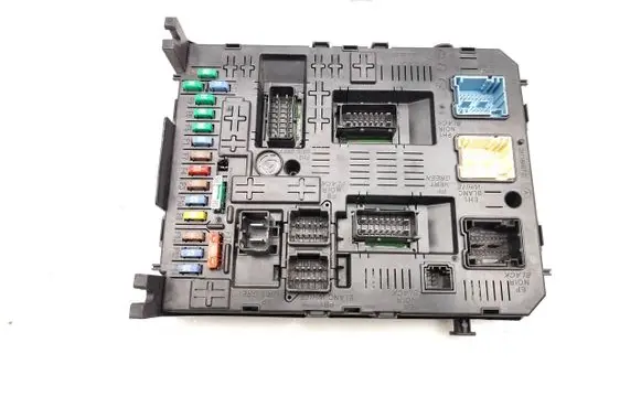 Peugeot 407 Fuse module 96640588800R