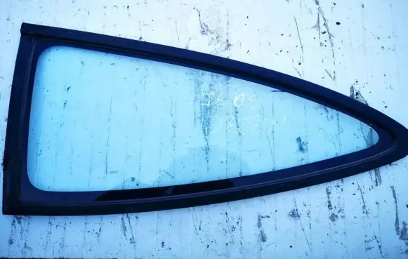Mazda 323 Rear side window