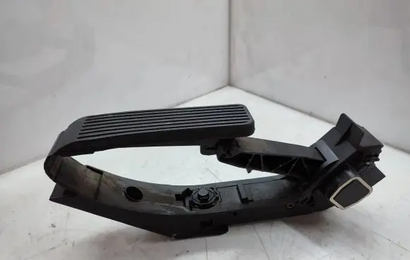 Mercedes-Benz S W221 Accelerator throttle pedal A2203000104