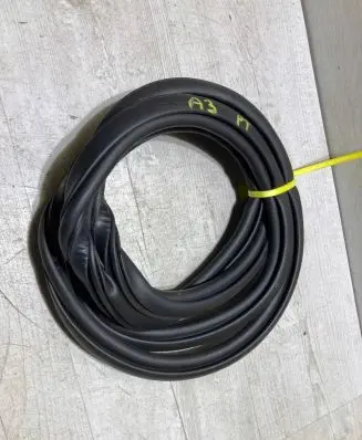 Rear door rubber seal (on body)