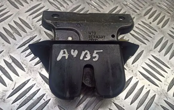 Audi A4 S4 B5 8D Engine bonnet/hood lock/latch loop/hook 8D9827520A