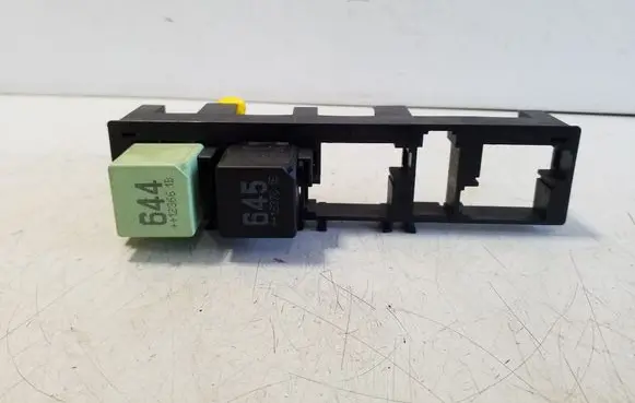 Audi Q3 8U Relay mounting block 7N0937503A