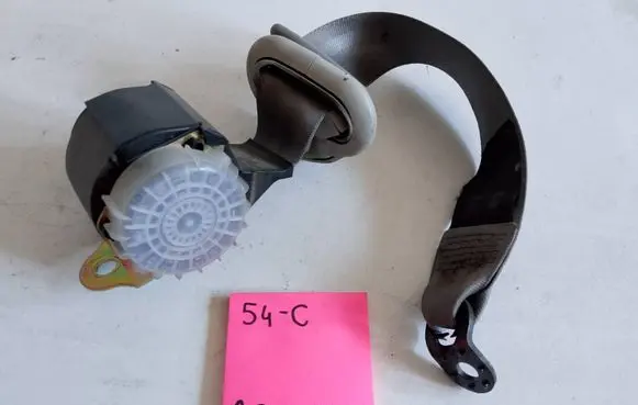 Volkswagen Golf IV Front seatbelt 1J4857806F 560800801 1J0857731