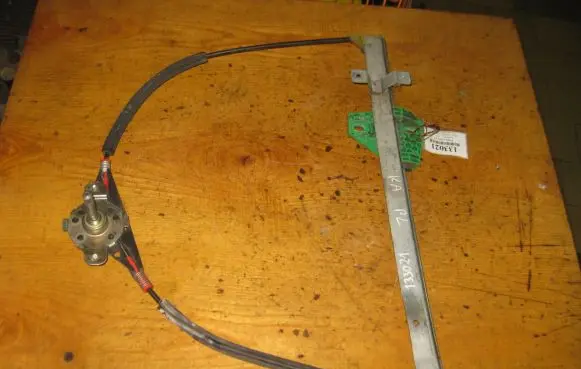 Ford Ka Front door window regulator with motor