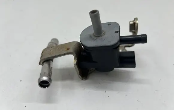 Toyota C-HR I Turbo solenoid valve 9091012276