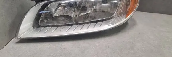 Volvo V70 Headlight/headlamp 31214353
