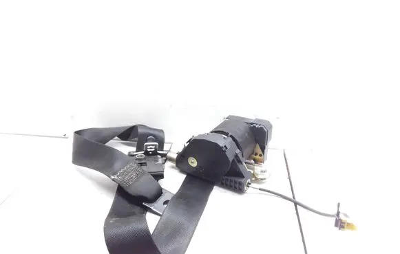 Mercedes-Benz ML W163 Front seatbelt A1638603085 33004739