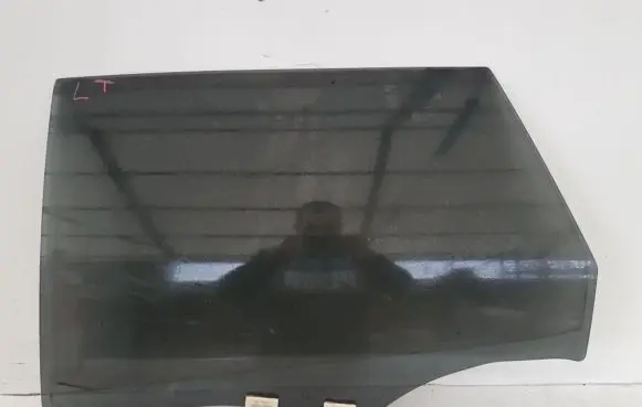 Nissan Murano Z50 Rear door window glass