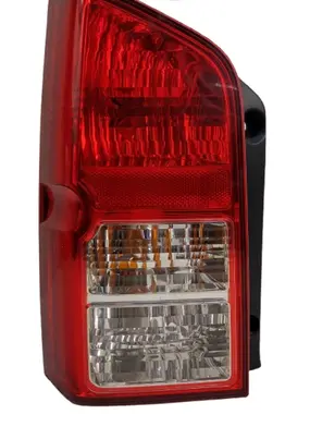 Nissan Pathfinder R51 Rear/tail lights 22016550