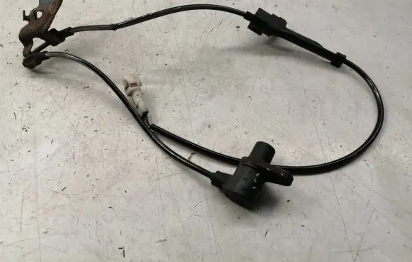 Toyota Corolla Verso AR10 ABS brake wheel speed sensor 8954302040 8826612630