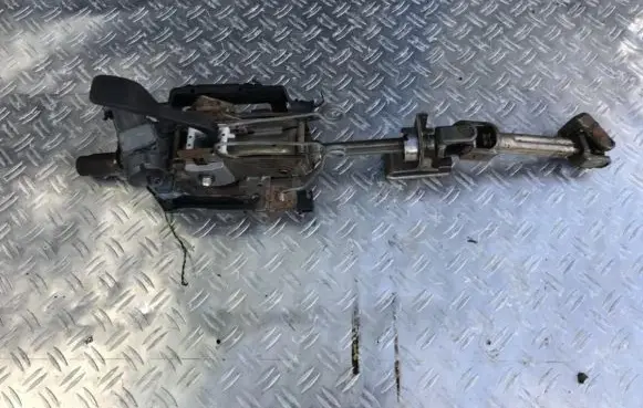 Skoda Fabia Mk1 (6Y) Steering wheel axle