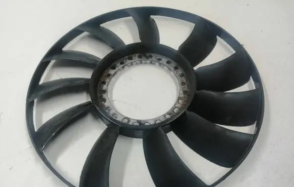 Volkswagen PASSAT B5 Fan impeller 058121301B