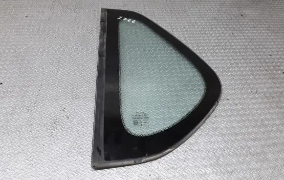 Opel Frontera B Side middle window/glass 