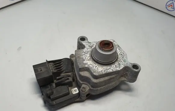 BMW X5 F15 Gearbox-reducer motor 7619778 27607619778 5A371F4