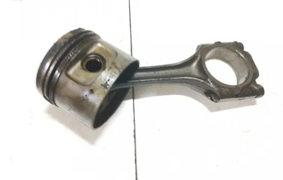 Volkswagen Jetta II Piston with connecting rod 028b