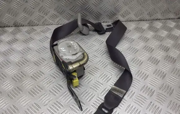 Subaru Legacy Front seatbelt