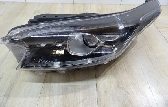 KIA Xceed Headlight/headlamp 92101J7300