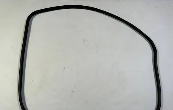 Subaru WRX VB II Front door rubber seal 356855