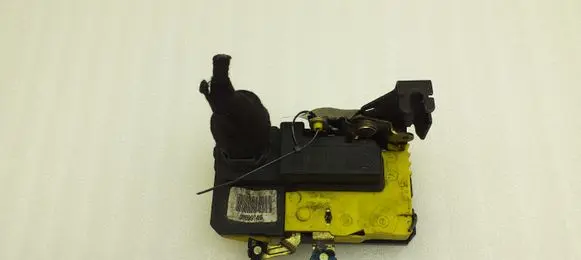 Volvo XC90 Front door lock 30699749