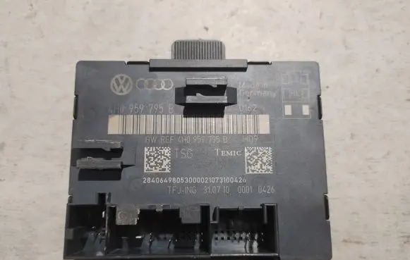 Volkswagen Touareg II Door control unit/module 4H0959795B