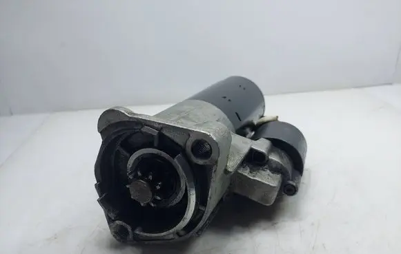 Volkswagen PASSAT B5 Starter motor 068911024H 0001124020