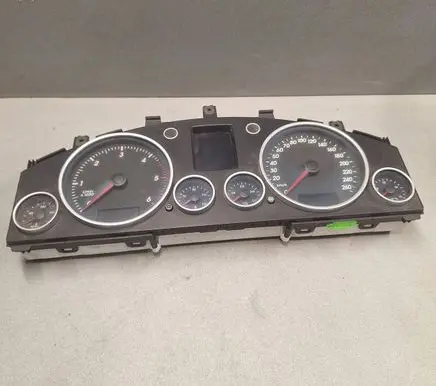 Volkswagen Touareg I Speedometer (instrument cluster) 7L6920870L 7213000035 0263054516