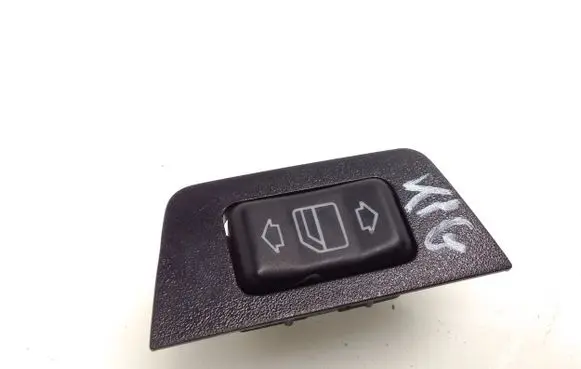 Mercedes-Benz E W124 Electric window control switch A1248210365 03809731