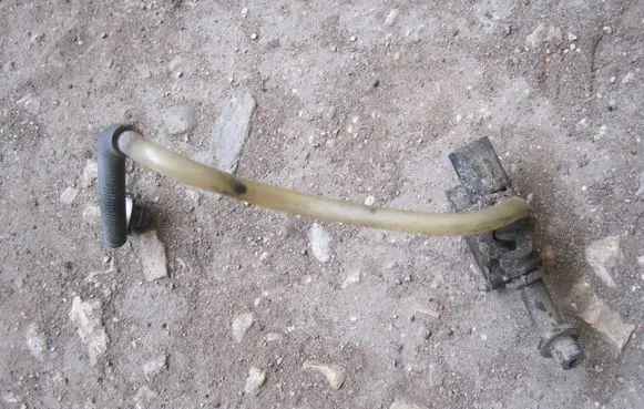 Mercedes-Benz C W203 Fuel pressure regulator A6110780049